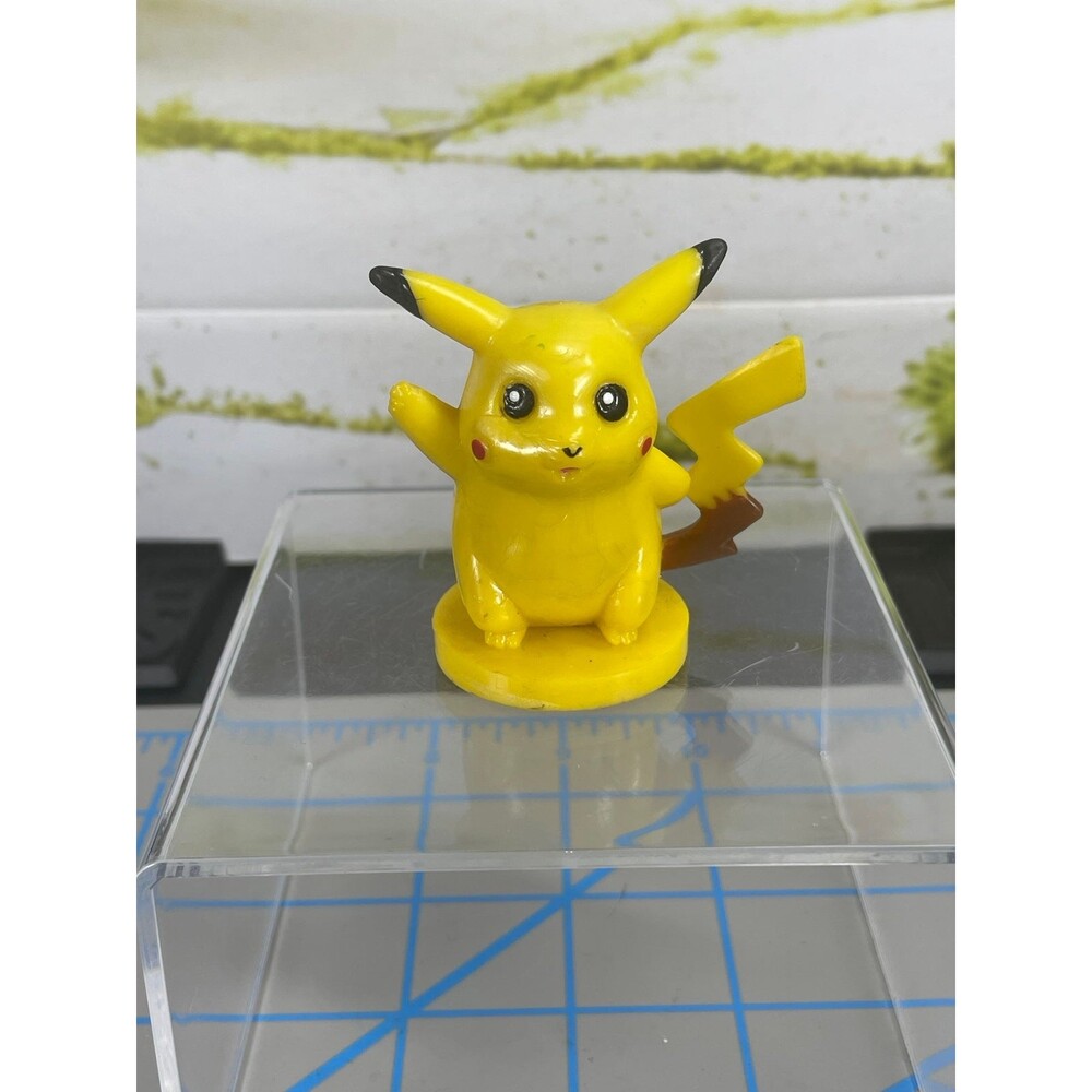 Pokemon Nintendo Pikachu Figure Figurine Vintage